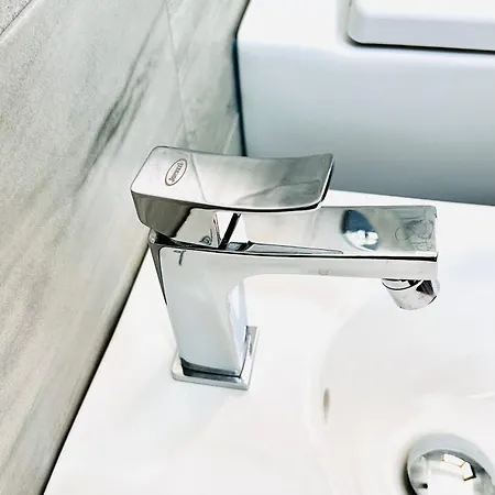 לינה וארוחת בוקר Prestige *luxury & מונטג'ורדאנו