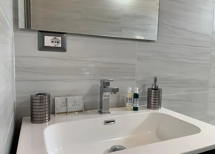 Prestige *luxury & לינה וארוחת בוקר 4*